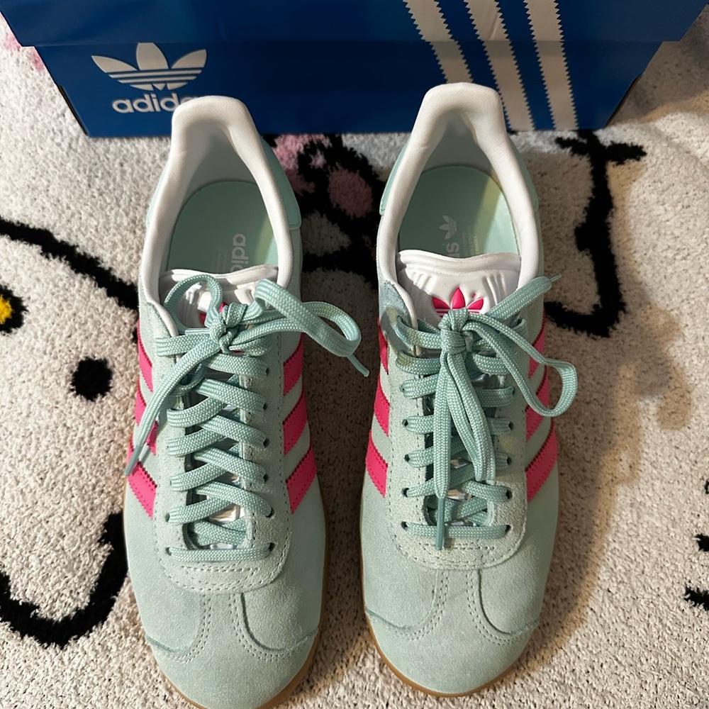 Adidas Women's Mint Green and Pink gazelle